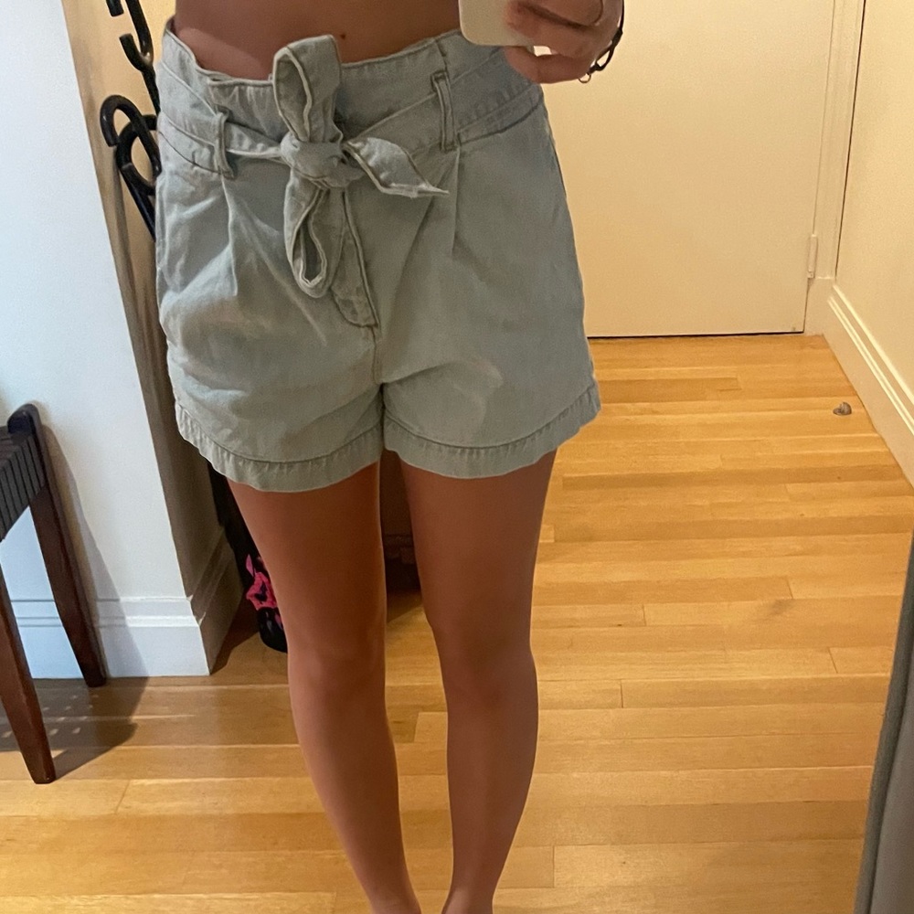 DL1961 light wash denim shorts.